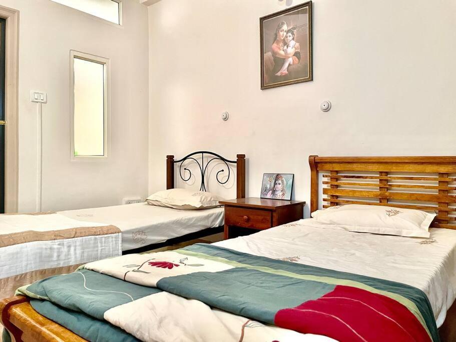 Shanthi Home Stay ปุตตาปาร์ถี ภายนอก รูปภาพ